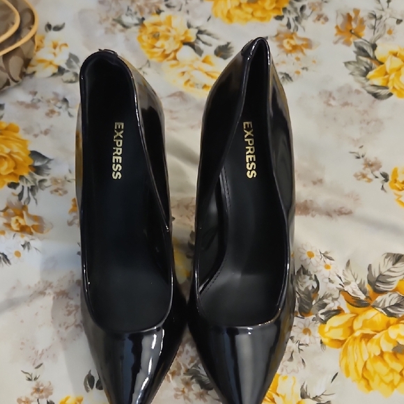 Express Shoes - Express Black Patent Heels
